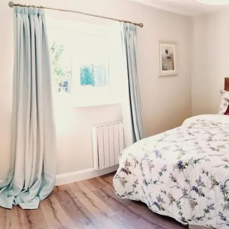 Butterfly - Entire Within 5km Of *