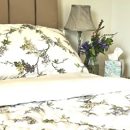 Butterfly - Entire Within 5km Of Apartment *