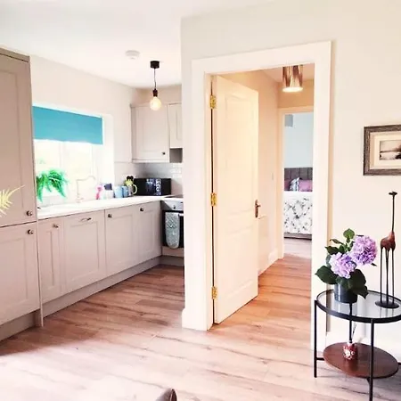 Butterfly - Entire Within 5km Of Голуэй